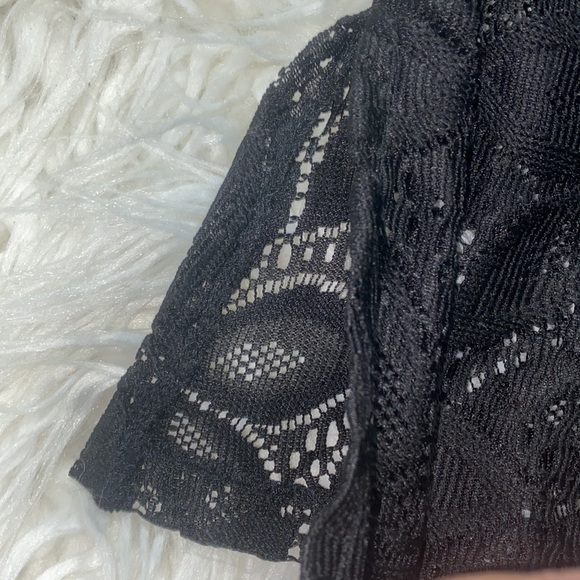 ‼️ Lovely Lace Coverup Never Worn - Picture 6 of 7